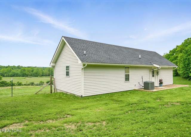 Property at 1447 Dykes Rd, Crossville, TN 38571, 1 bed, 1 bath