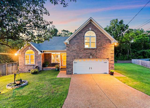 Property at 702 Parrish Pt, Mount Juliet, TN 37122, 3 beds, 2 baths