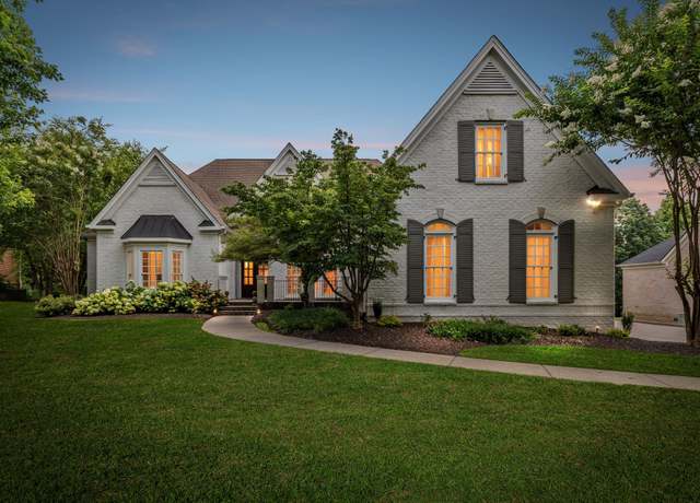 Property at 220 Ennismore Ln, Brentwood, TN 37027, 5 beds, 4 baths