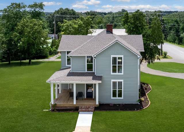 Property at 414 West College St, Dickson, TN 37055, 4 beds, 3 baths