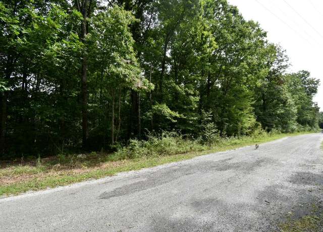 Property at 2105 Black Wolf Dr, Crossville, TN 38572