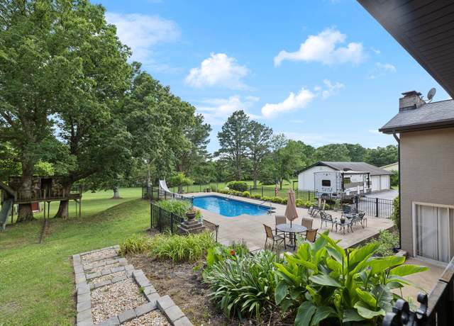 Property at 114 Bluegrass Pkwy, Lebanon, TN 37090, 4 beds, 3 baths