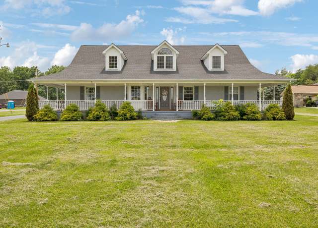 Property at 834 Union Camp Rd, Lafayette, TN 37083, 5 beds, 2 baths