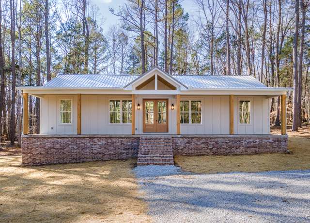 Property at 118 Long Rd, Charlotte, TN 37036, 3 beds, 2 baths