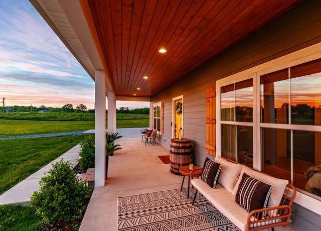 Property at 1446 Littleton Ranch Rd, Castalian Springs, TN 37031, 4 beds, 3 baths