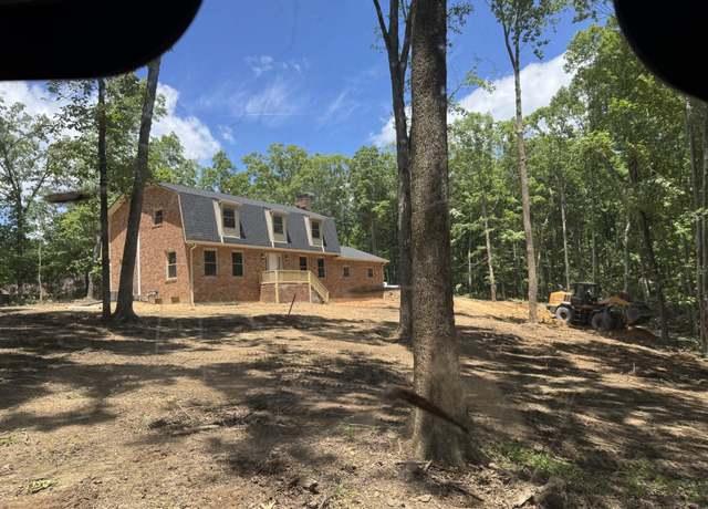 Property at 7 Bush Ct, Waverly, TN 37185, 4 beds, 2.5 baths