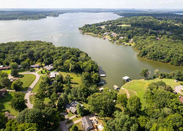 Property at 306 Estate Dr, Mount Juliet, TN 37122, 3 beds, 4 baths