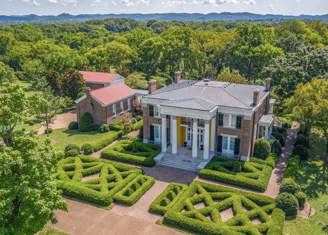 Property at 1711 Old Hillsboro Rd, Franklin, TN 37069, 5 beds, 5 baths