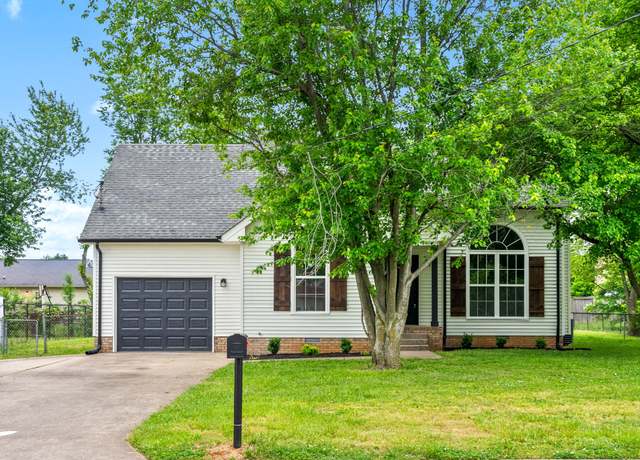 Property at 3403 Minor Dr, Clarksville, TN 37042, 3 beds, 2.5 baths
