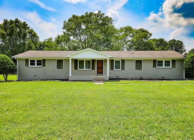 Property at 107 Ledgeview Dr, Shelbyville, TN 37160, 3 beds, 2 baths