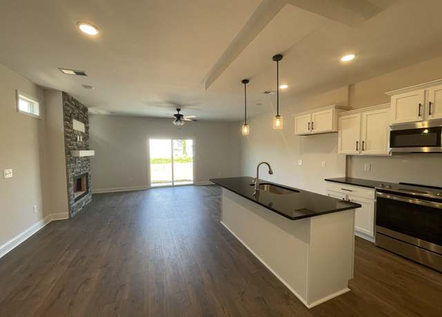 Property at 53 Charleston Cv, Clarksville, TN 37043, 3 beds, 2.5 baths