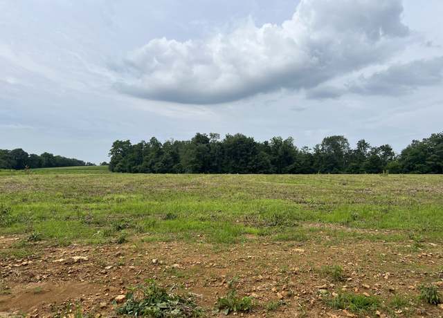 Property at 18 Annie Hollow Rd, Westmoreland, TN 37186
