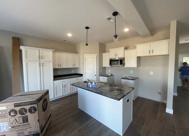 Property at 55 Charleston Cv, Clarksville, TN 37043, 3 beds, 2.5 baths