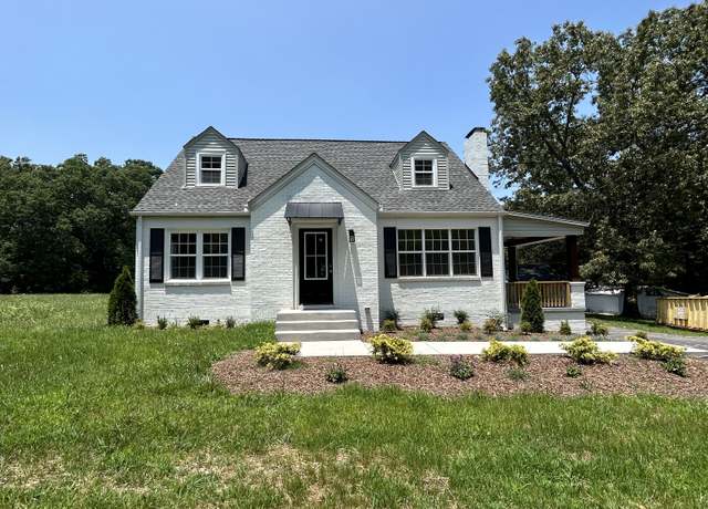 Property at 810 W Lincoln St, Tullahoma, TN 37388, 4 beds, 2 baths