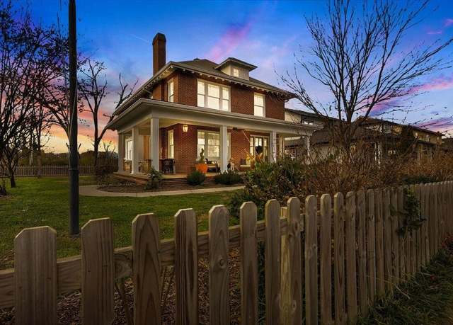 Property at 709 S Greenwood Ave S, Chattanooga, TN 37404, 3 beds, 2.5 baths