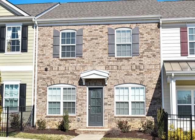 Property at 304 Kinsale Dr, Spring Hill, TN 37174, 3 beds, 2.5 baths