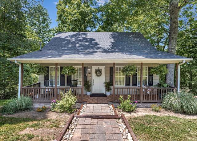 Property at 972 Jordan Cir, White Bluff, TN 37187, 3 beds, 2 baths