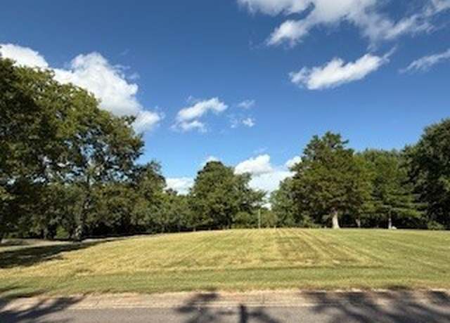 Property at 1605 Oak Mountain Dr, Columbia, TN 38401