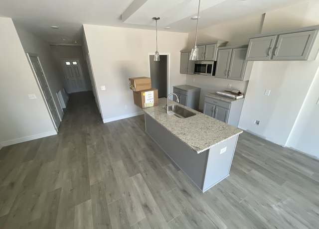 Property at 56 Charleston Cv, Clarksville, TN 37043, 3 beds, 2.5 baths