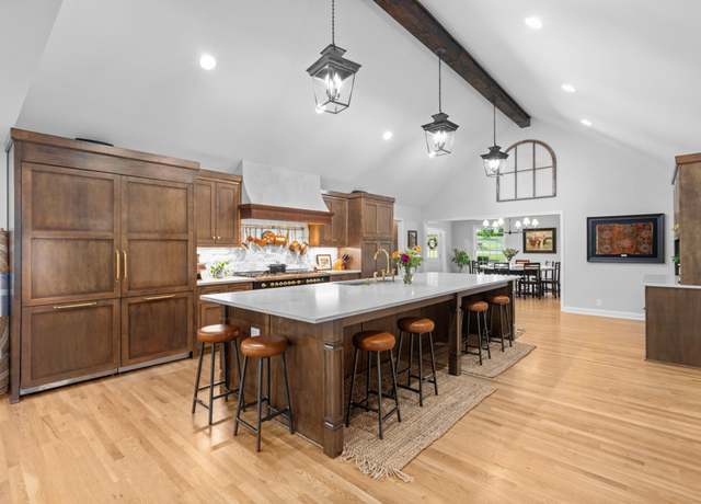 Property at 305 Appomattox Dr, Brentwood, TN 37027, 5 beds, 5.5 baths