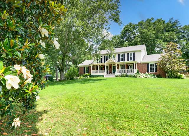 Property at 1104 Hunters Trail Dr, Franklin, TN 37069, 4 beds, 5 baths