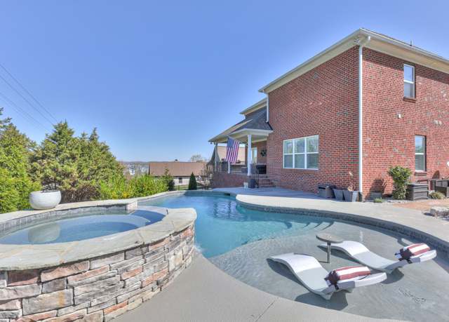 Property at 127 Waters Hill Cir, Lebanon, TN 37087, 5 beds, 3.5 baths