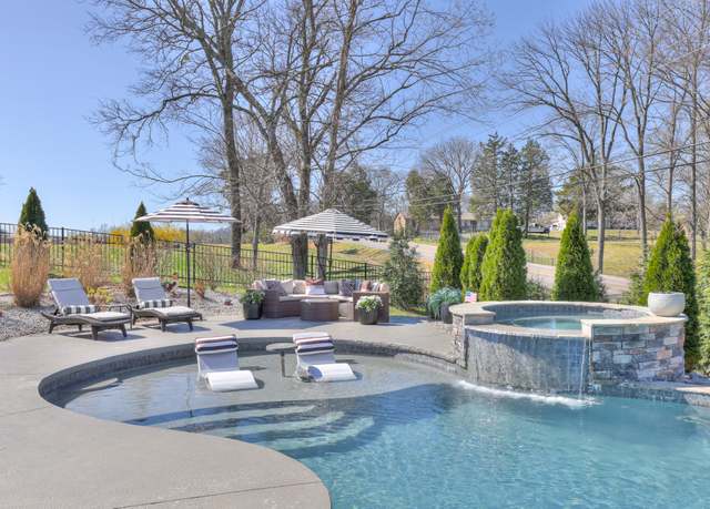 Property at 127 Waters Hill Cir, Lebanon, TN 37087, 5 beds, 3.5 baths