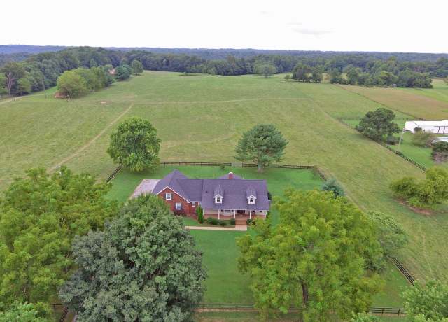 Property at 200 Marlin Rd, White House, TN 37188, 3 beds, 2 baths