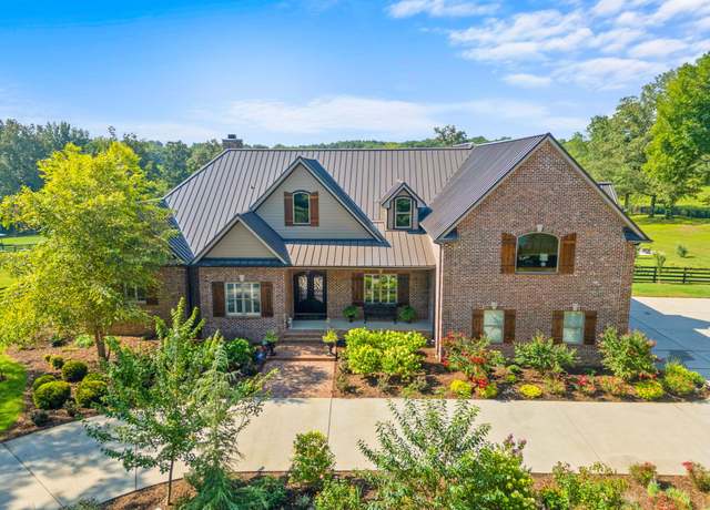 Property at 7265 Highway 25 E, Cross Plains, TN 37049, 5 beds, 5.5 baths