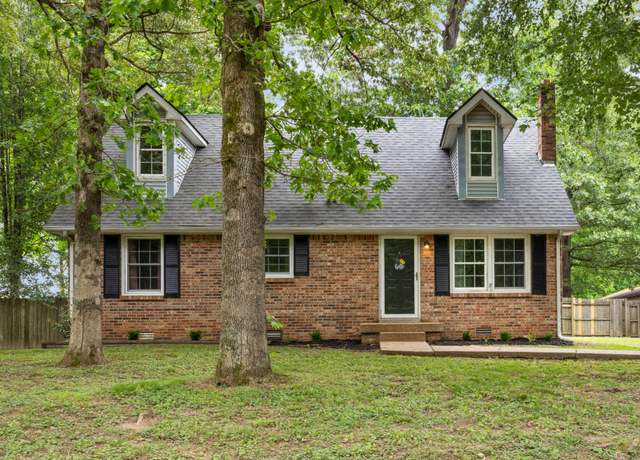 Property at 1024 Britton Springs Rd, Clarksville, TN 37042, 3 beds, 2 baths