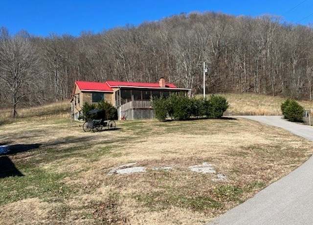 Property at 625 White Hollow Ln, Lafayette, TN 37083, 2 beds, 2 baths