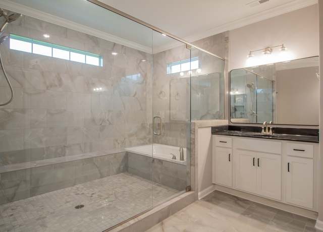 Property at 123 Bellshire, Clarksville, TN 37043, 5 beds, 3.5 baths