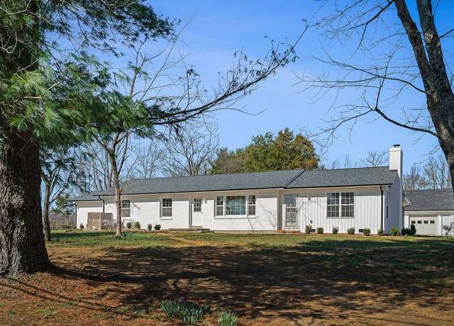 Property at 5898 Hilham Rd, Cookeville, TN 38506, 3 beds, 2 baths