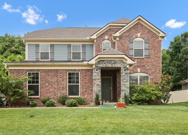 Property at 148 Macy Dr, Hendersonville, TN 37075, 5 beds, 4 baths
