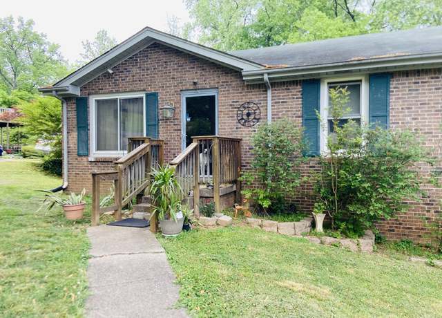 Property at 359 Crest Dr, Clarksville, TN 37043, 3 beds, 1 bath