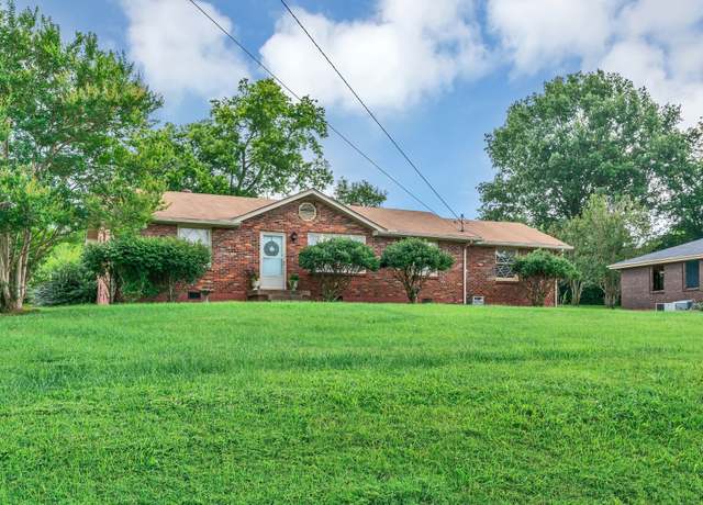 Property at 113 Leota Dr, Hendersonville, TN 37075, 3 beds, 2 baths