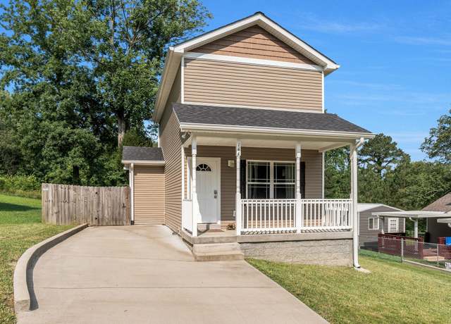 Property at 144 Maple Dr, Ashland City, TN 37015, 3 beds, 2 baths
