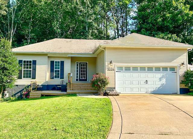 Property at 1024 Chelsea Dr, Goodlettsville, TN 37072, 3 beds, 2 baths