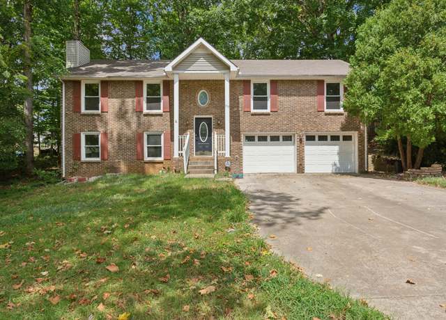 Property at 215 Pine Mountain Rd, Clarksville, TN 37042, 3 beds, 2.5 baths