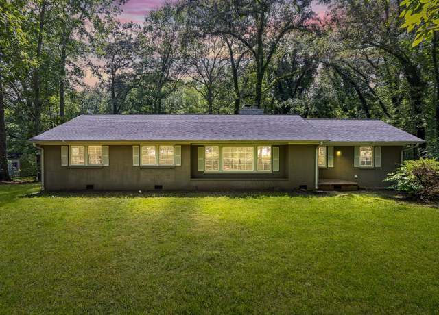 Property at 1006 Westwood Dr, Tullahoma, TN 37388, 3 beds, 2 baths