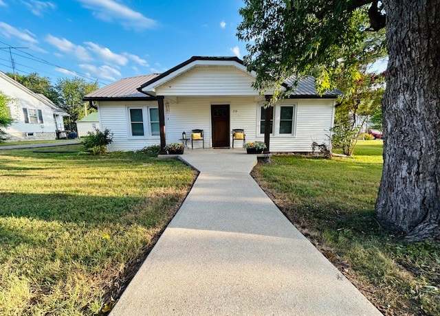Property at 216 Carmack Ave, Carthage, TN 37030, 4 beds, 2 baths