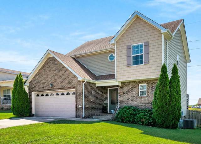 Property at 1046 Dwight Eisenhower Way, Clarksville, TN 37042, 3 beds, 2.5 baths
