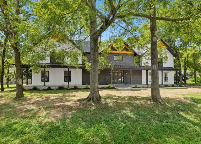 Property at 102 Cayce Valley Dr, Columbia, TN 38401, 5 beds, 4.5 baths