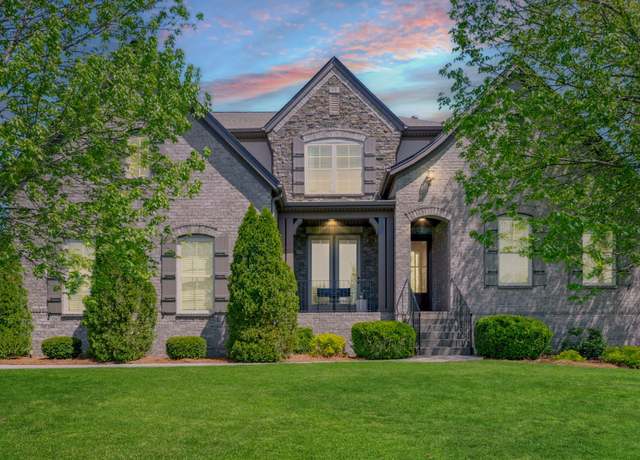 Property at 1007 Vista Ct, Hendersonville, TN 37075, 4 beds, 2.5 baths