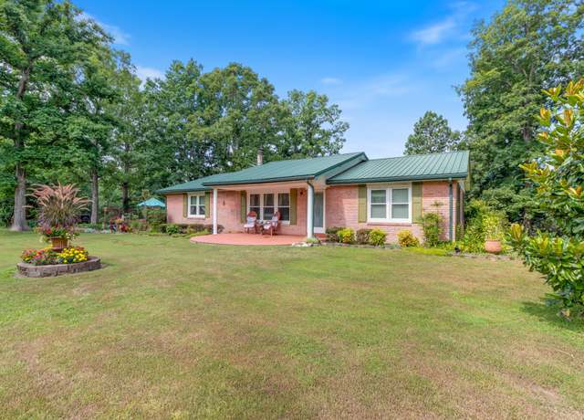 Property at 315 Peachtree St, Tennessee Ridge, TN 37178, 3 beds, 2 baths