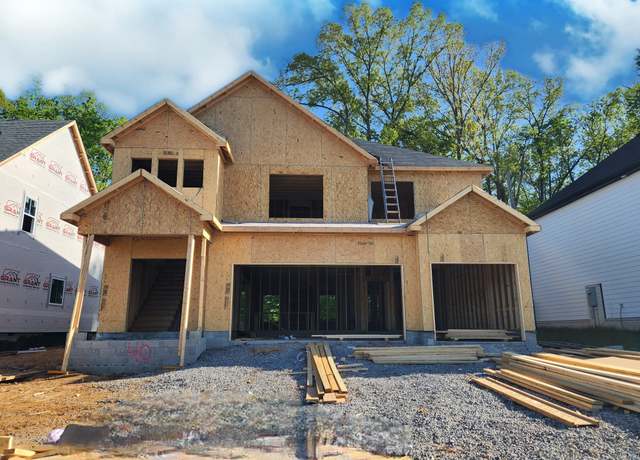 Property at 978 Alton Dr, Clarksville, TN 37043, 4 beds, 3 baths