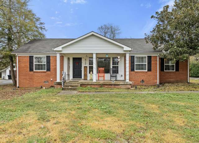 Property at 317 Druid Ln, Tullahoma, TN 37388, 3 beds, 2 baths