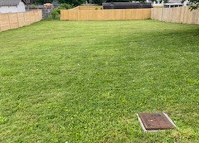 Property at 2404 Lakeshore Dr, Old Hickory, TN 37138, 3 beds, 2.5 baths