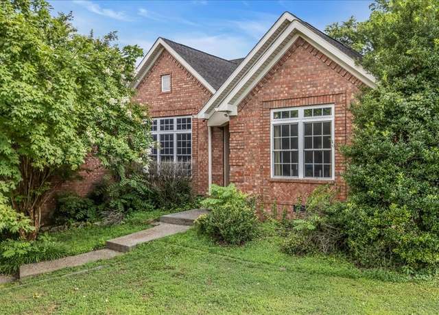 Property at 104 Breakwater N, Hendersonville, TN 37075, 3 beds, 3 baths
