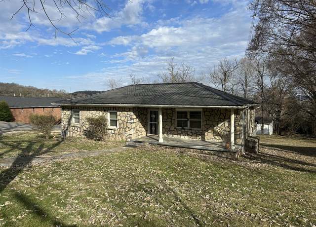 Property at 312A W Main St, Hartsville, TN 37074, 3 beds, 1 bath